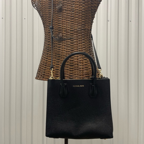 EUC Michael Kors Black Leather Mini Mercer Tote Clean - Picture 2 of 12